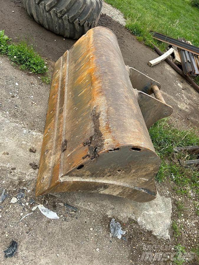Mecalac 15MWR Schaufeln