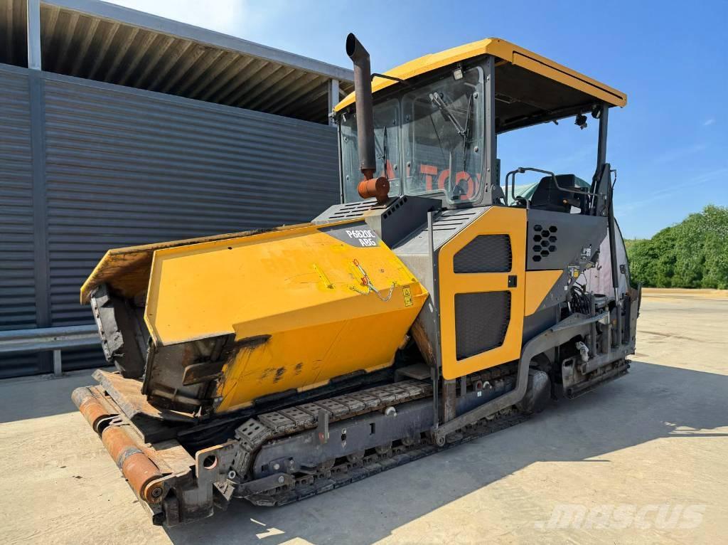 Volvo P 6820C Strassenfertiger