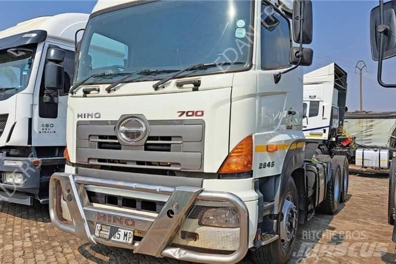 Hino 700 Andere Fahrzeuge