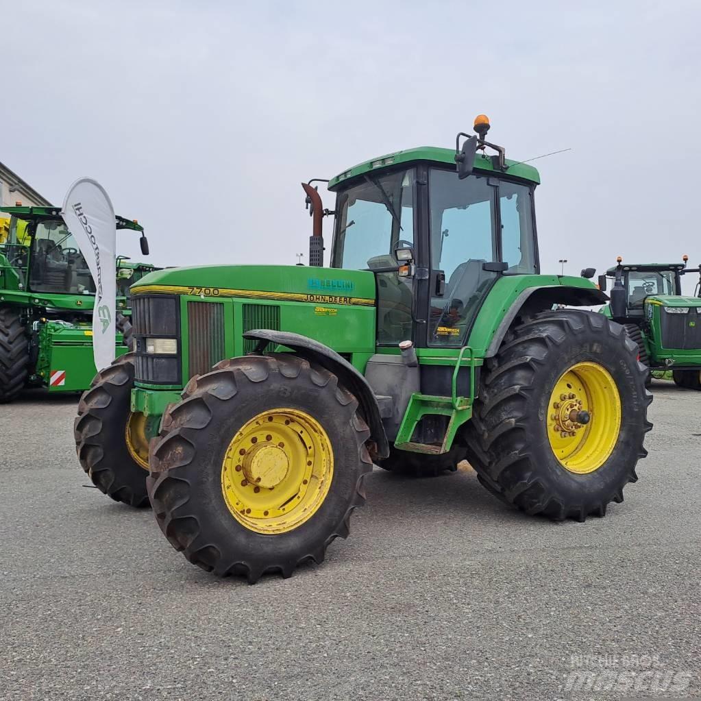 John Deere 7700 Traktoren