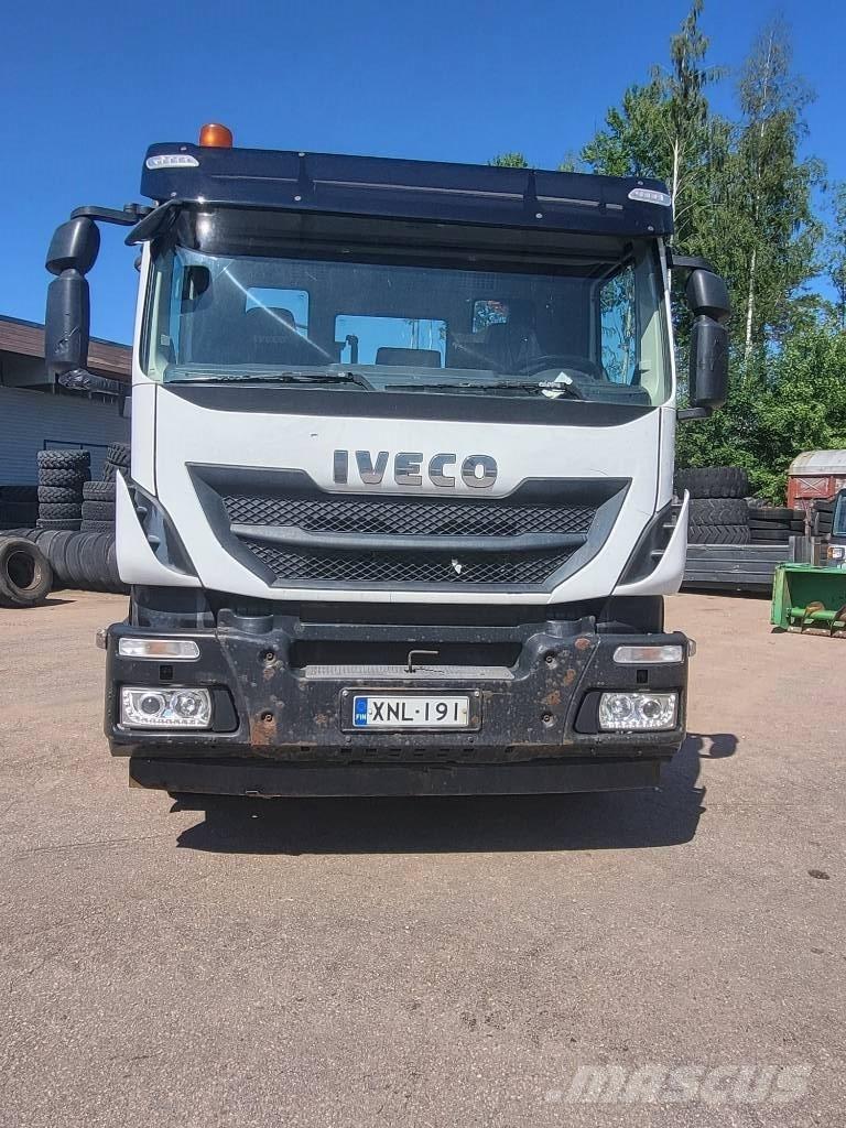 Iveco Stralis-360 Pritschenwagen mit Seilwinde