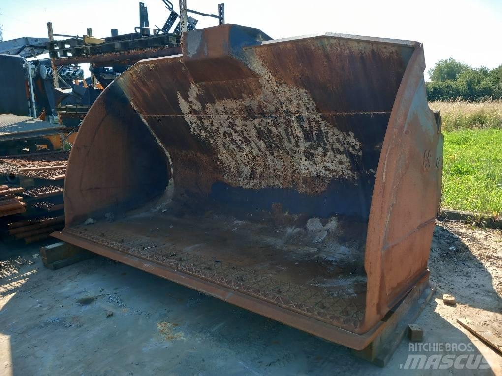Komatsu WA475-10 Schaufeln