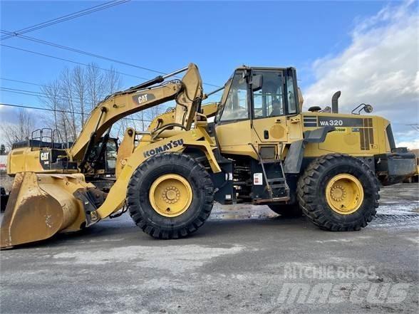 Komatsu WA320 Radlader