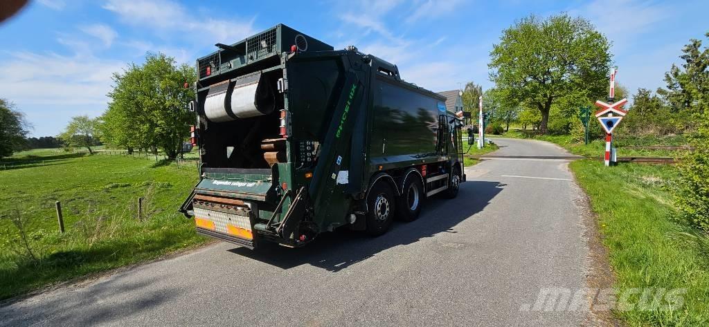 Dennis Elite Müllwagen