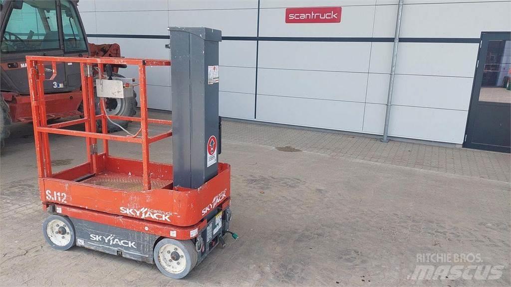 SkyJack SJ12 Personenaufzüge
