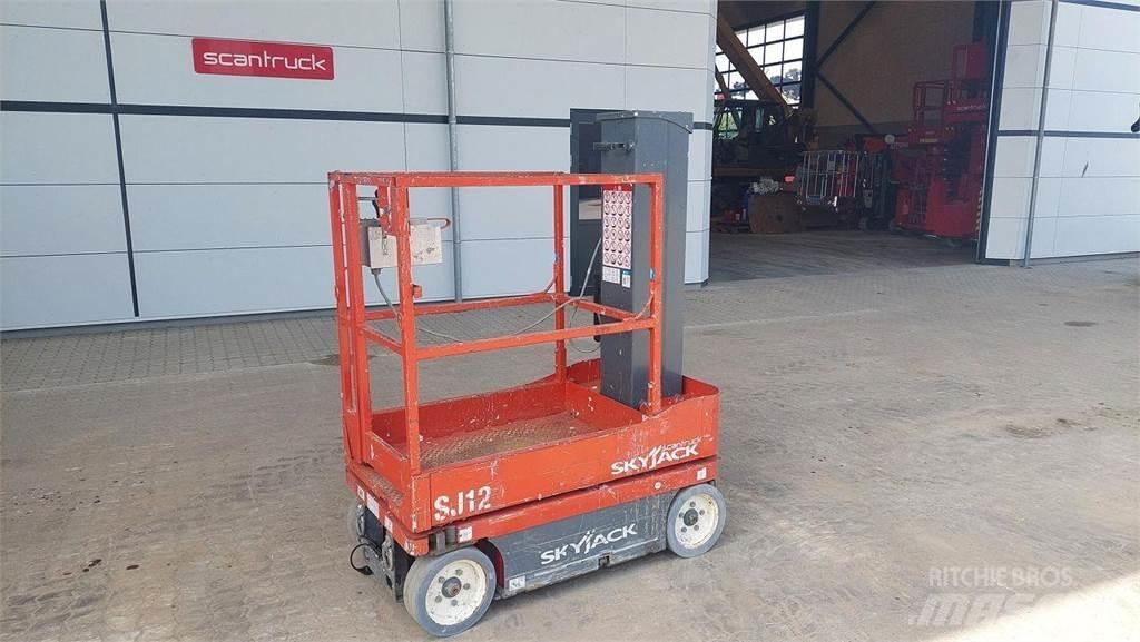 SkyJack SJ12 Personenaufzüge