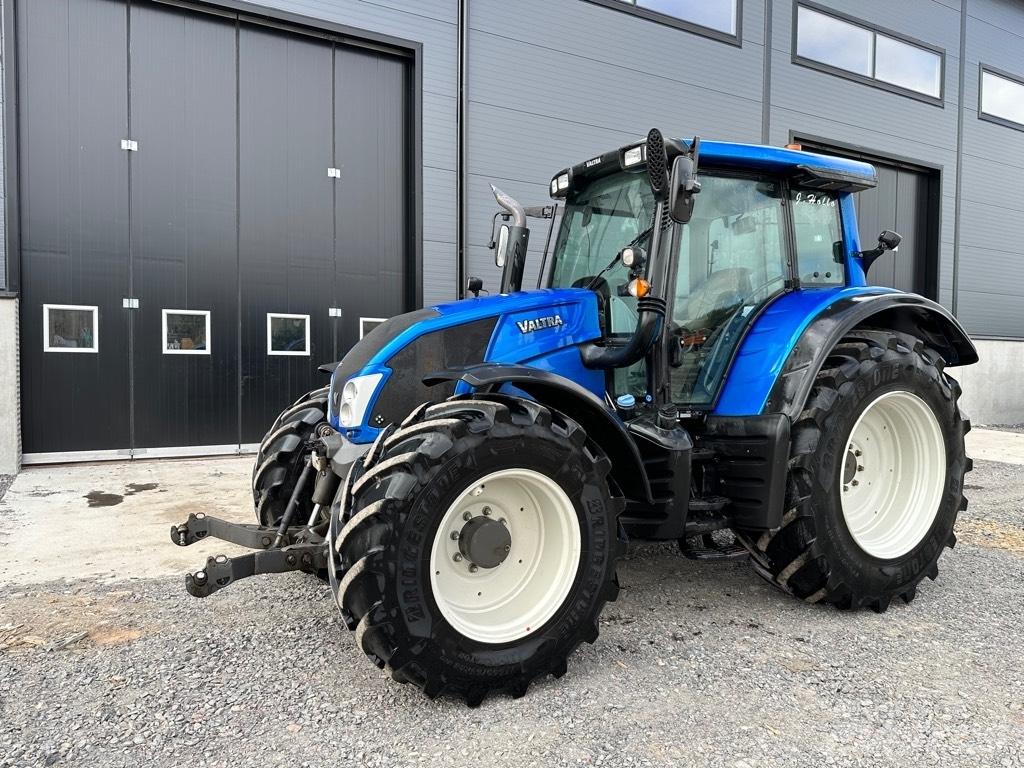 Valtra N 123 Traktoren