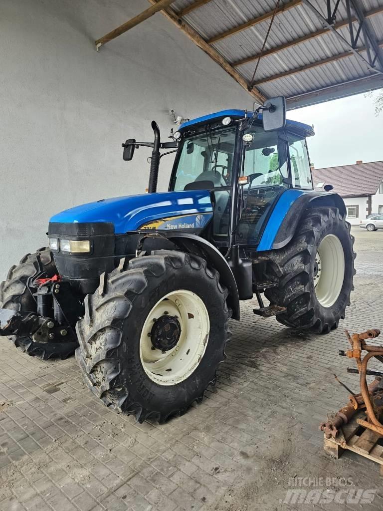New Holland TM 140 Traktoren