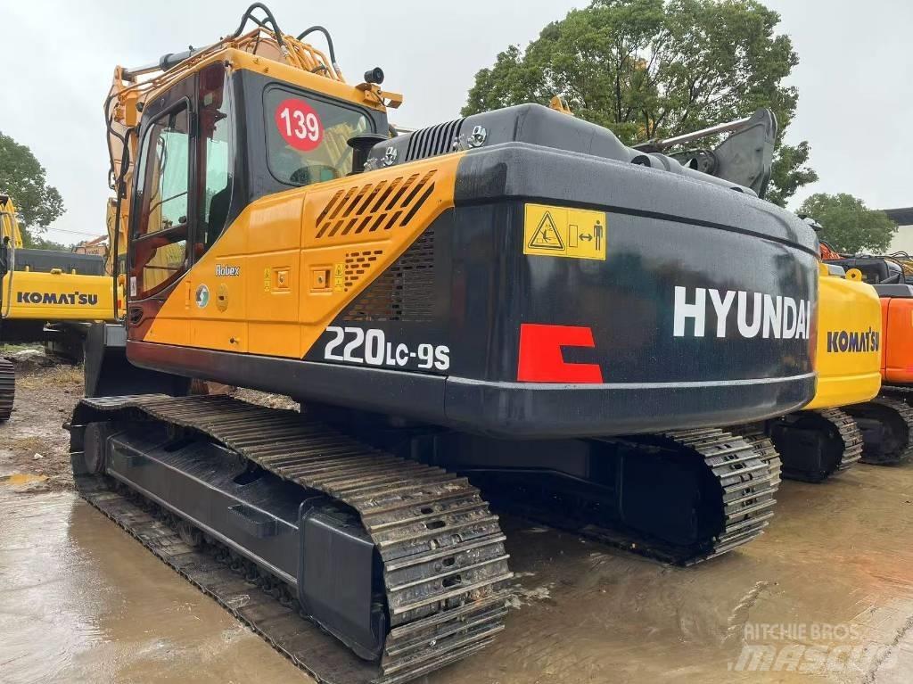 Hyundai R220LC-9S Mobilbagger