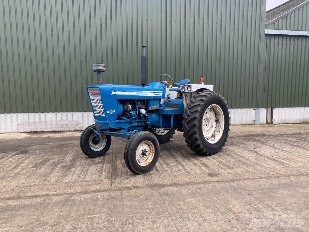 Ford 7000 Traktoren
