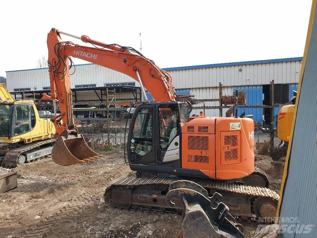 Hitachi ZX225USLC Raupenbagger