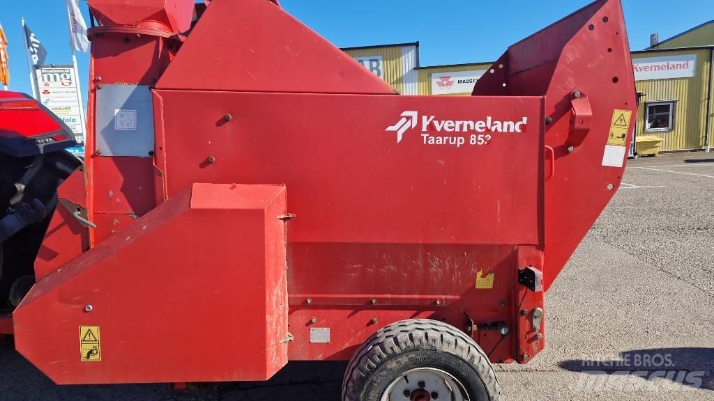 Kverneland 853 Ballenschredder, -schneider und -wickler