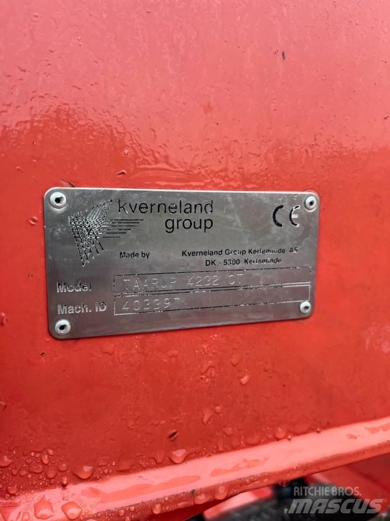 Kverneland 853 Ballenschredder, -schneider und -wickler
