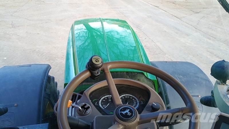 John Deere 6210R Traktoren
