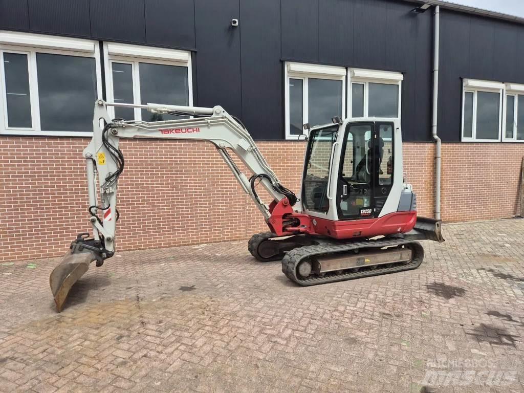 Takeuchi TB250 Minibagger < 7t