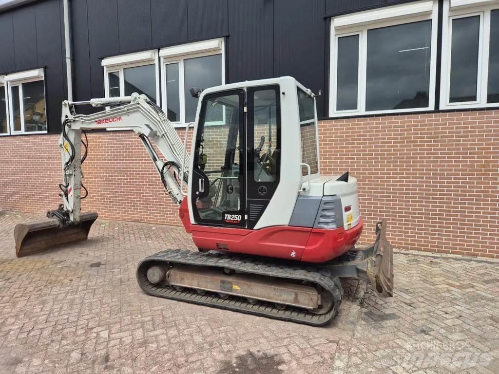 Takeuchi TB250 Minibagger < 7t