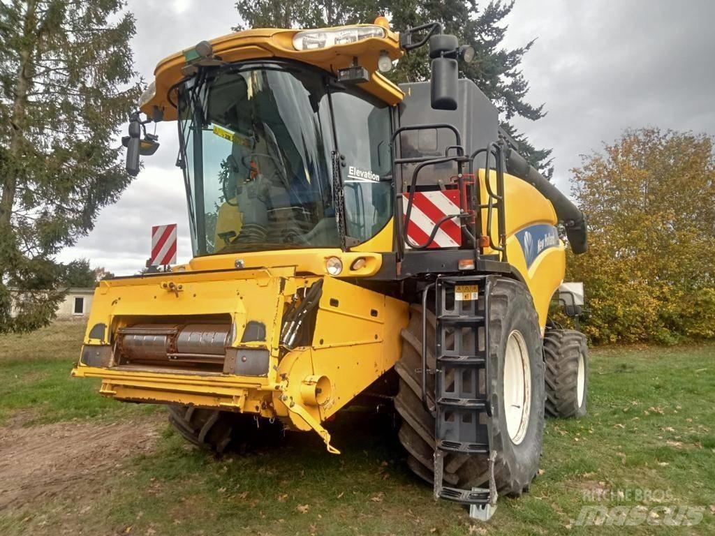New Holland CR 9080 Mähdrescher
