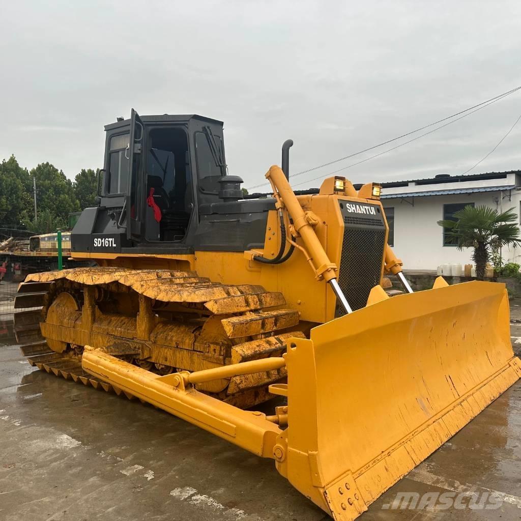 Shantui SD16 Bulldozer