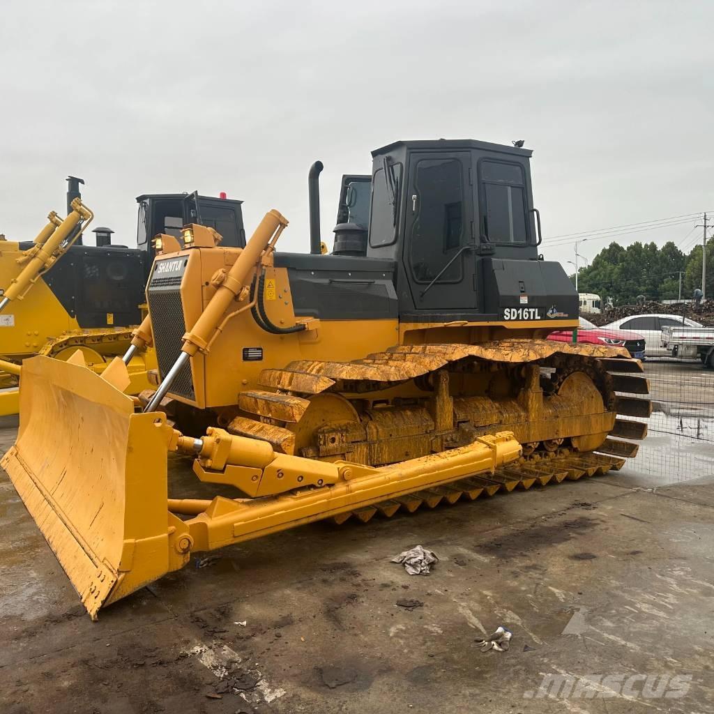Shantui SD16 Bulldozer