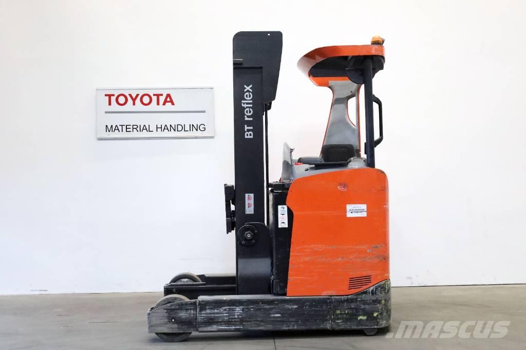 Toyota RRE200H Schubmaststapler