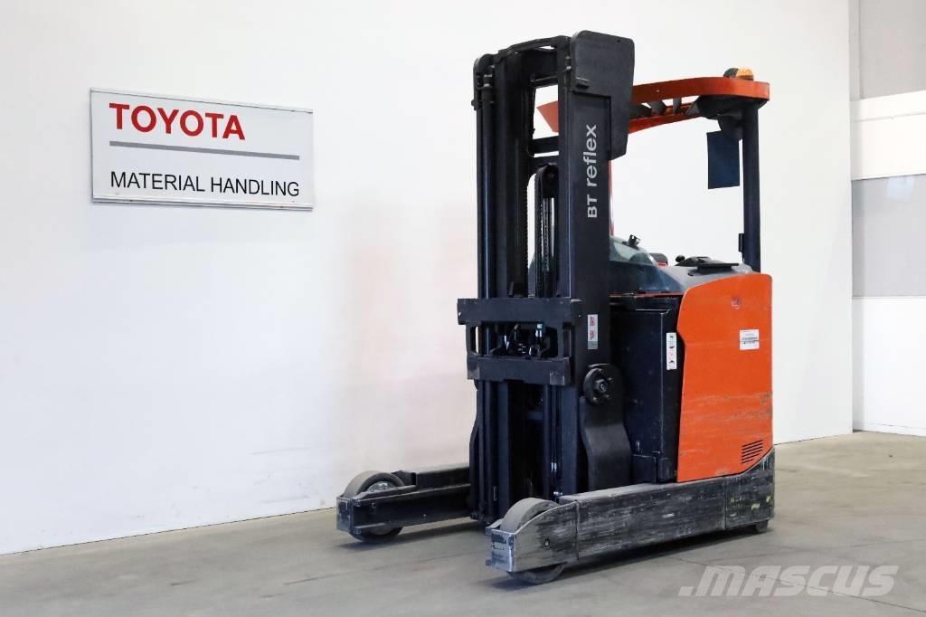 Toyota RRE200H Schubmaststapler