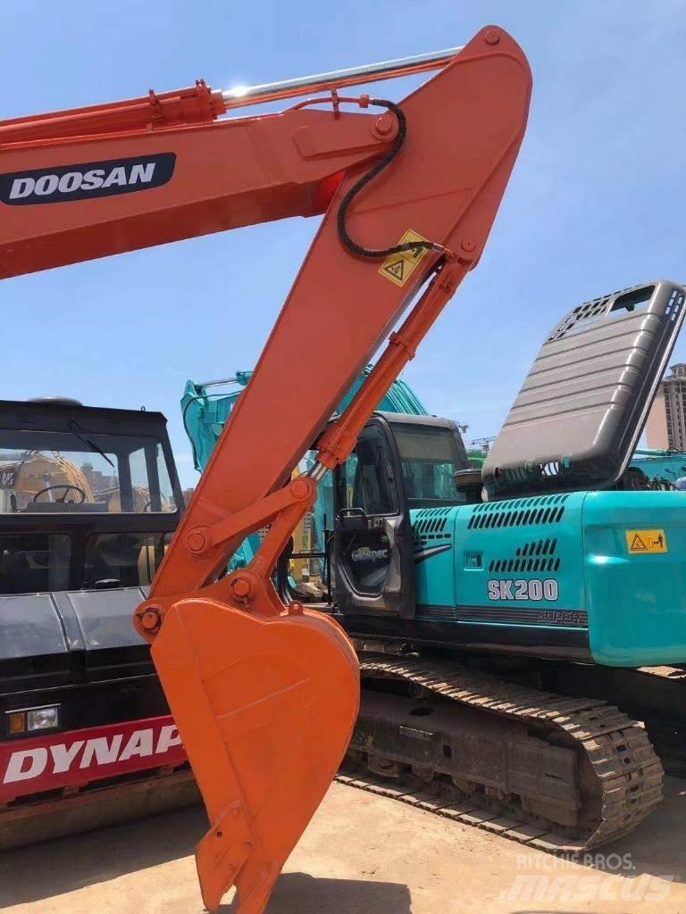 Doosan DH220LC-7 Raupenbagger