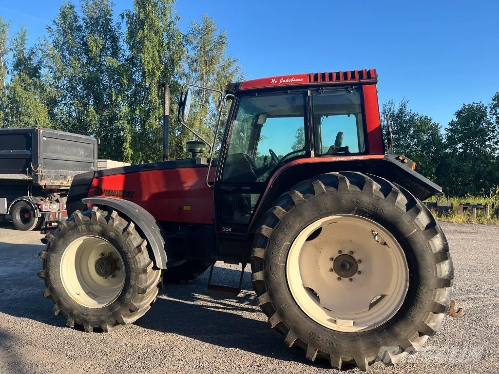 Valtra Valmet 8100 Traktoren