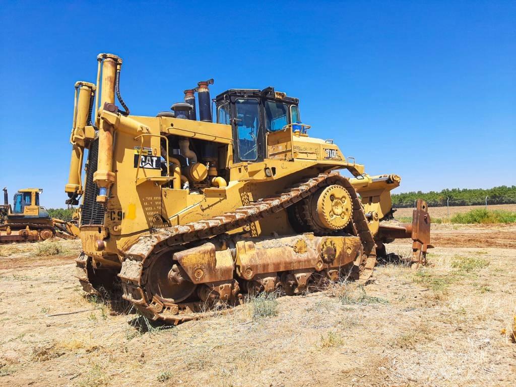 CAT D10 Bulldozer
