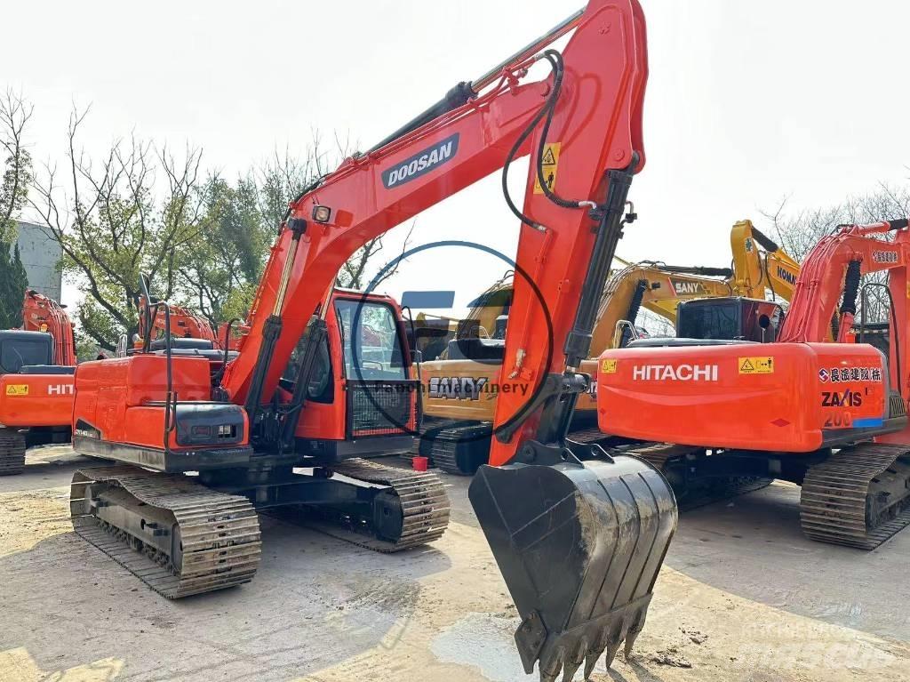 Doosan DX 140 Raupenbagger