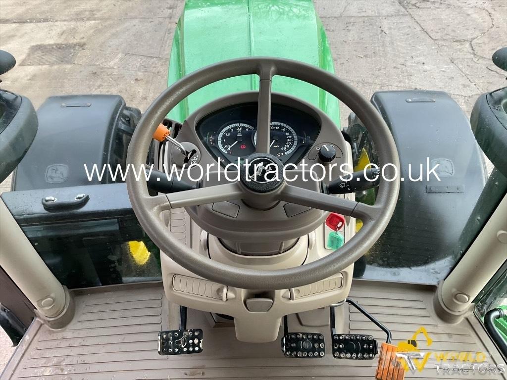 John Deere 6130 R Traktoren