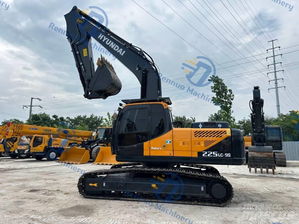 Hyundai 225LC-9S Raupenbagger