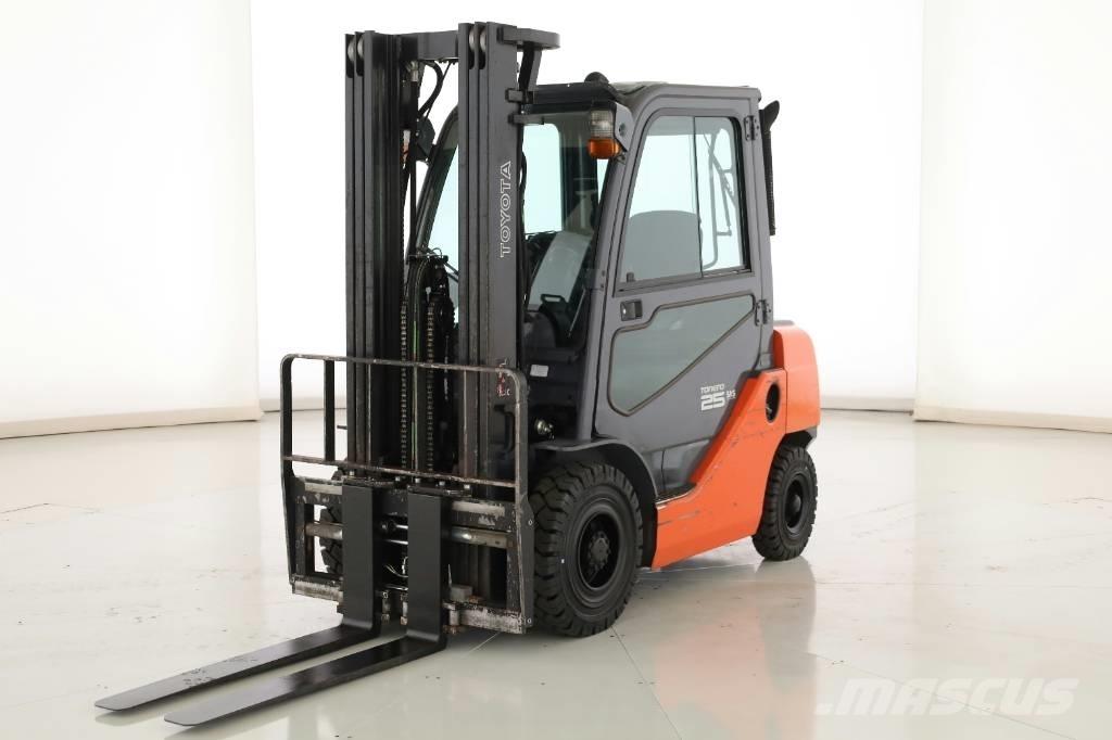 Toyota 02-8 FDF 25 Diesel heftrucks