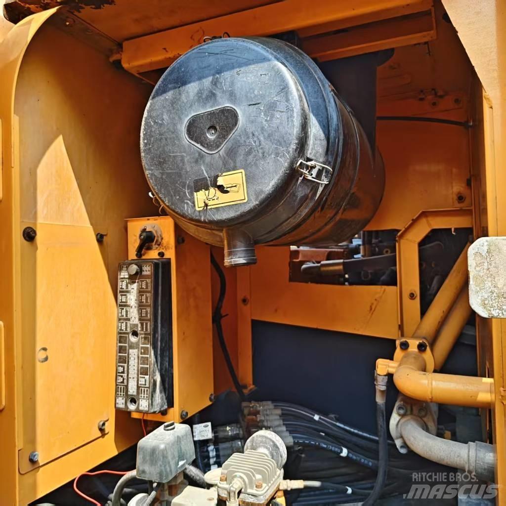 Hyundai Robex 305 LC Raupenbagger