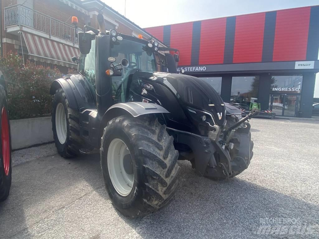 Valtra T 144 Traktoren