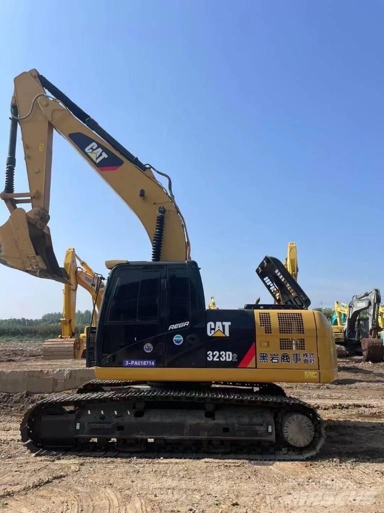 CAT 323 D Raupenbagger