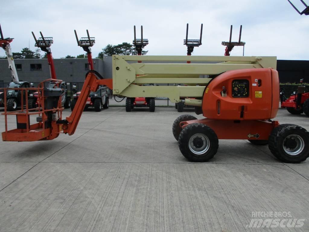 JLG 450 AJ (868) Kompakte selbstfahrende Hebebühnen