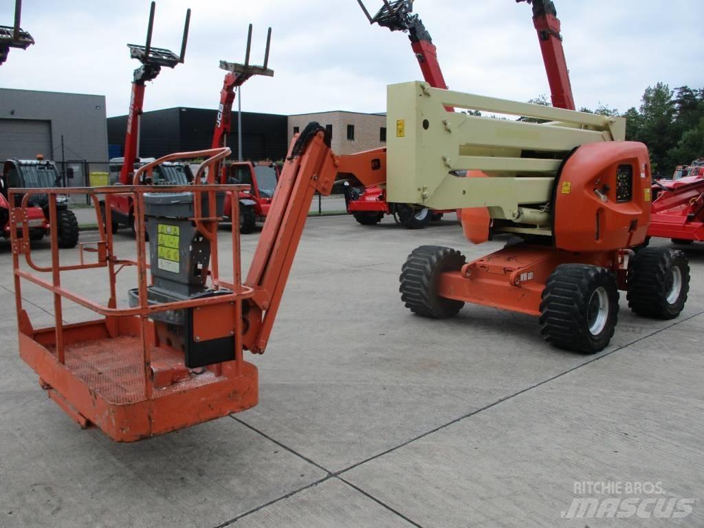 JLG 450 AJ (868) Kompakte selbstfahrende Hebebühnen