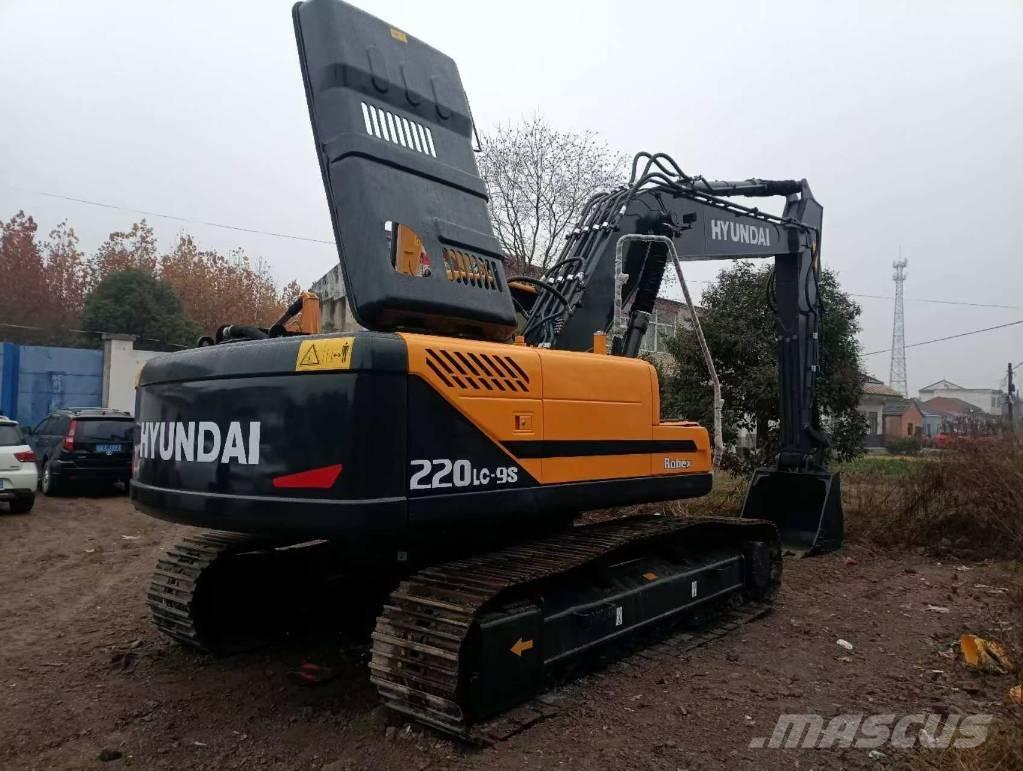 Hyundai 220LC-9S Raupenbagger
