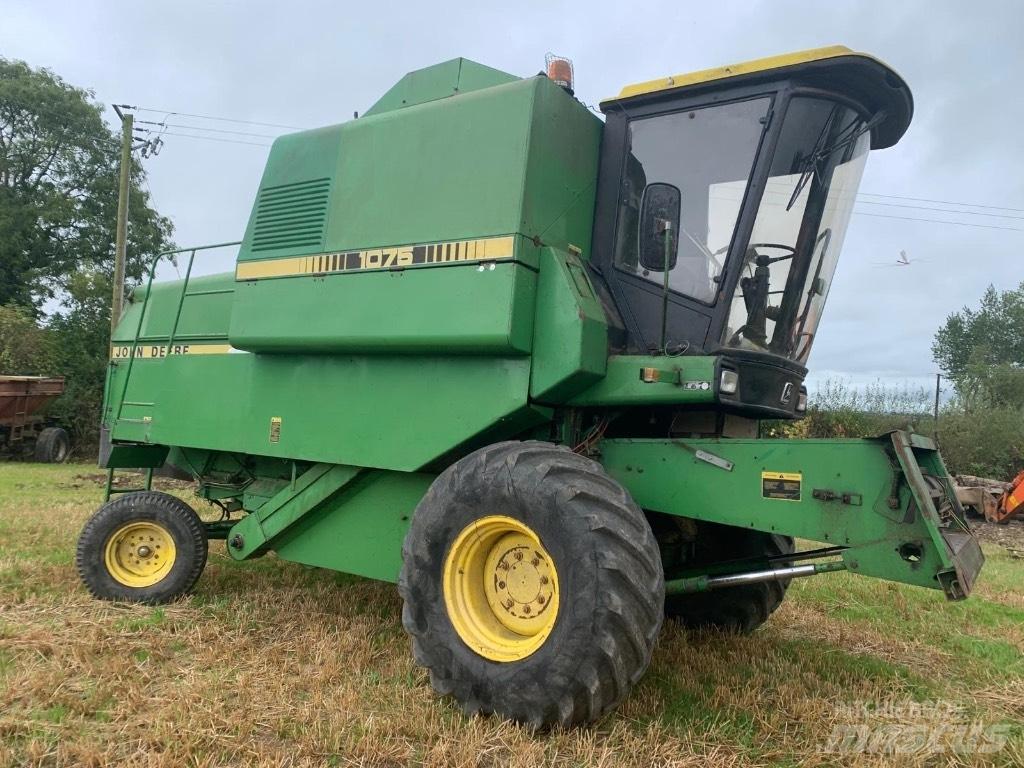 New Holland 1075 Mähdrescher