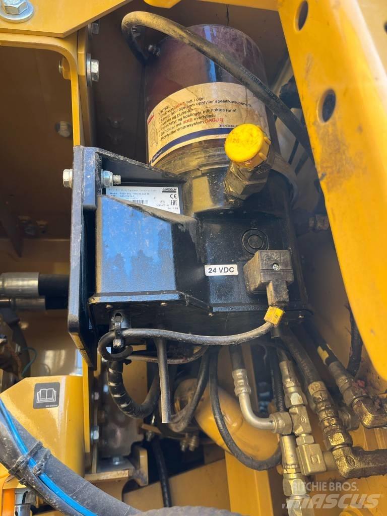 CAT 323 Raupenbagger