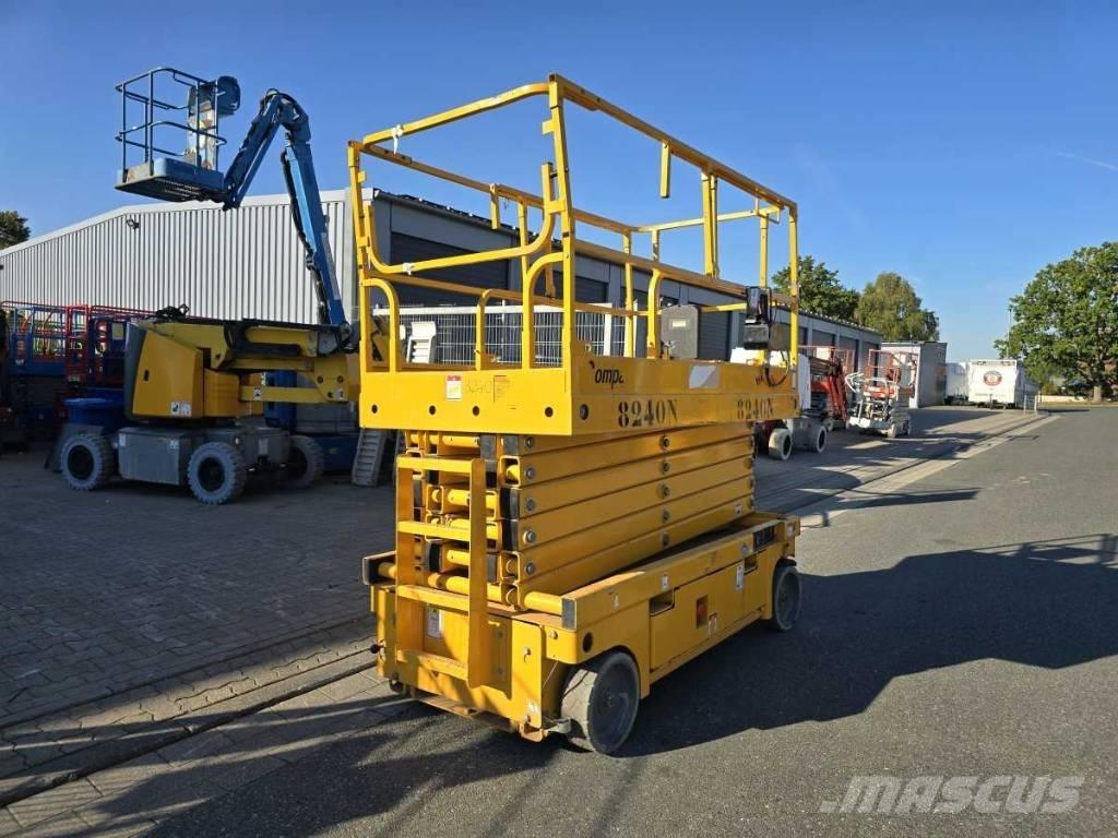 Haulotte Compact 14 Scheren-Arbeitsbühnen