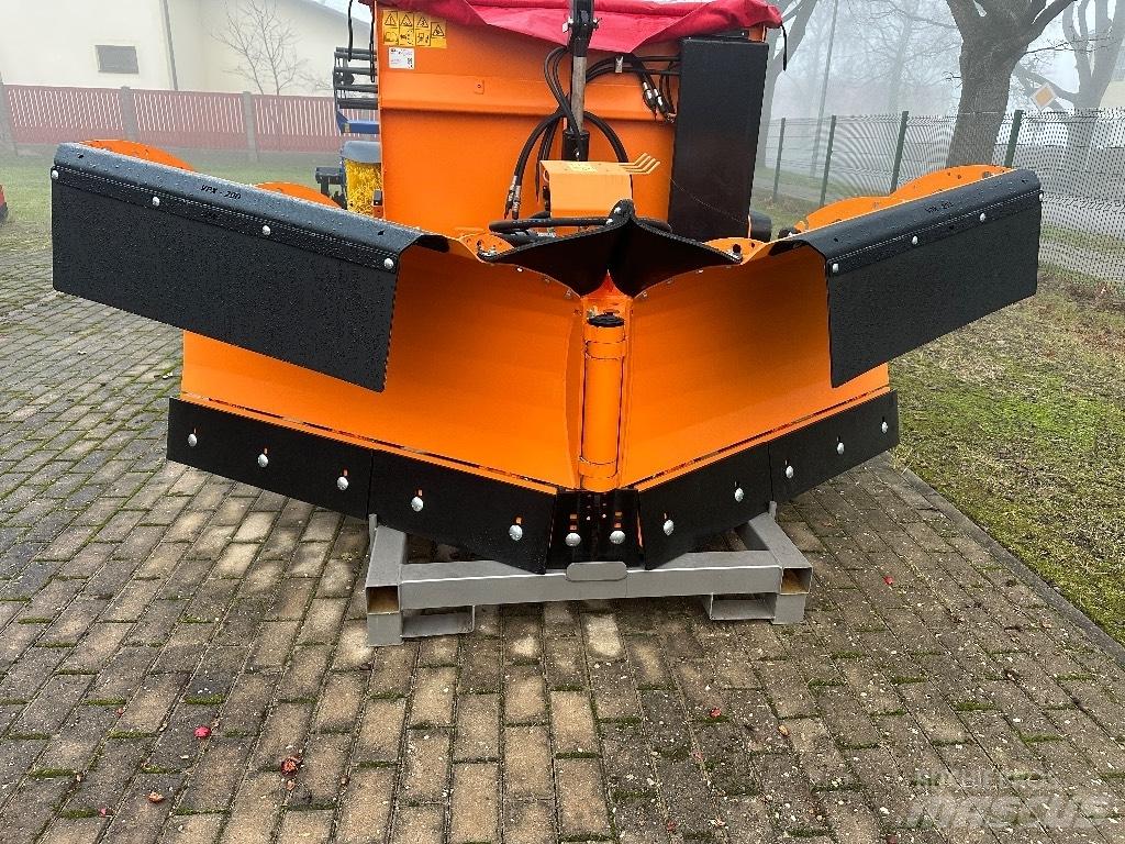 Same sniega lāpstas Schneeschilde und -pflüge