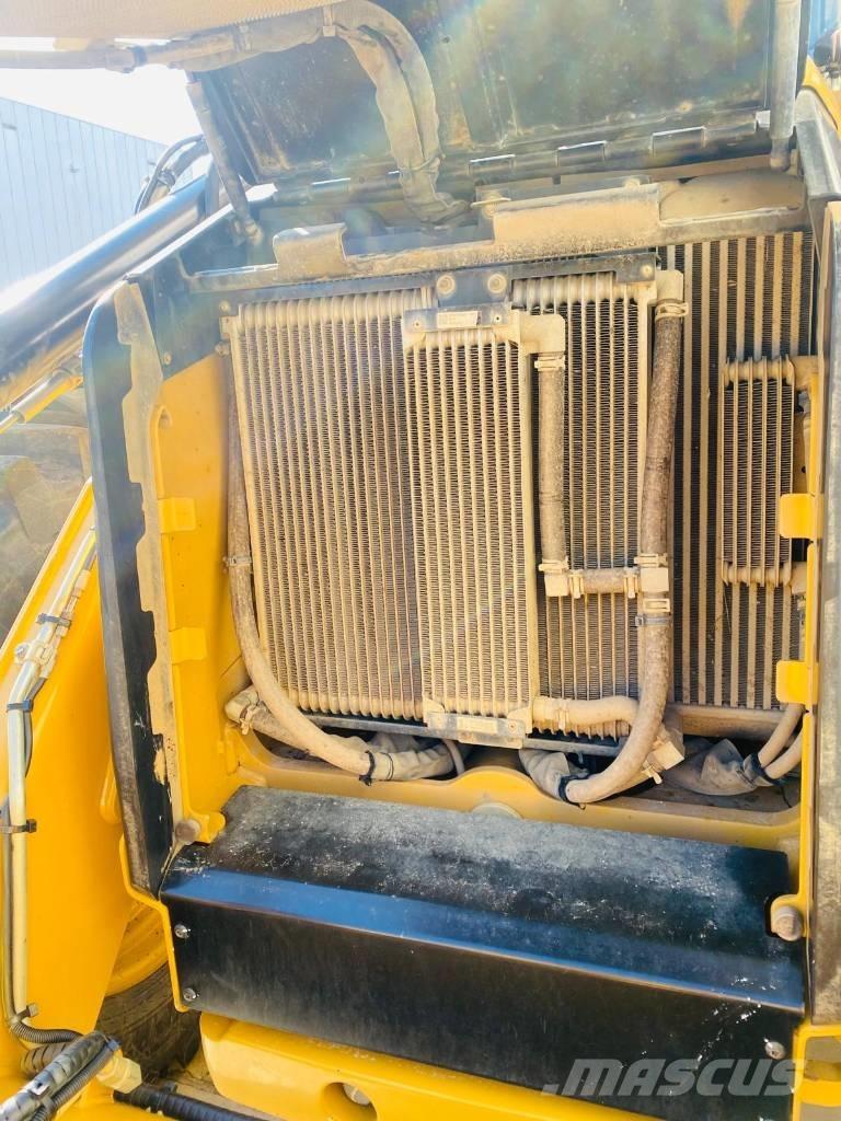 CAT 444  4x4 Baggerlader