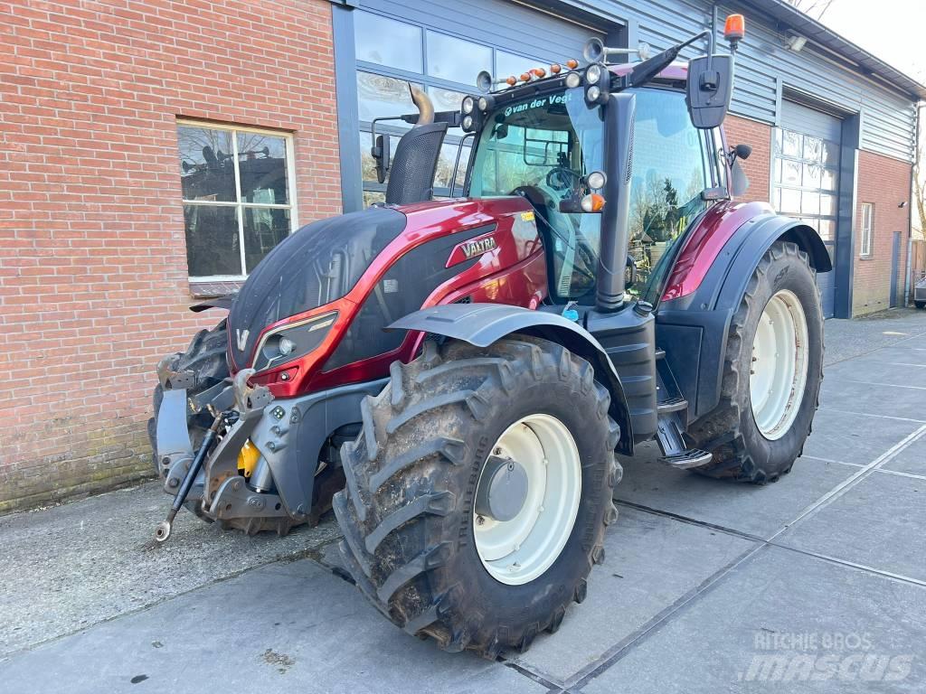 Valtra T 174 Versu Traktoren