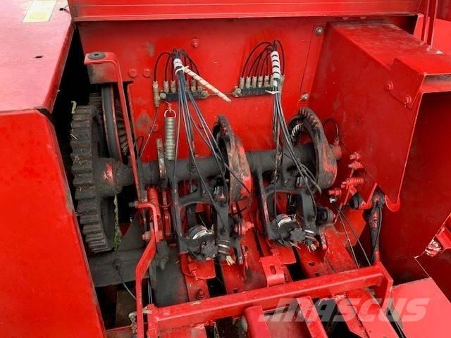 New Holland 570 Quaderpressen