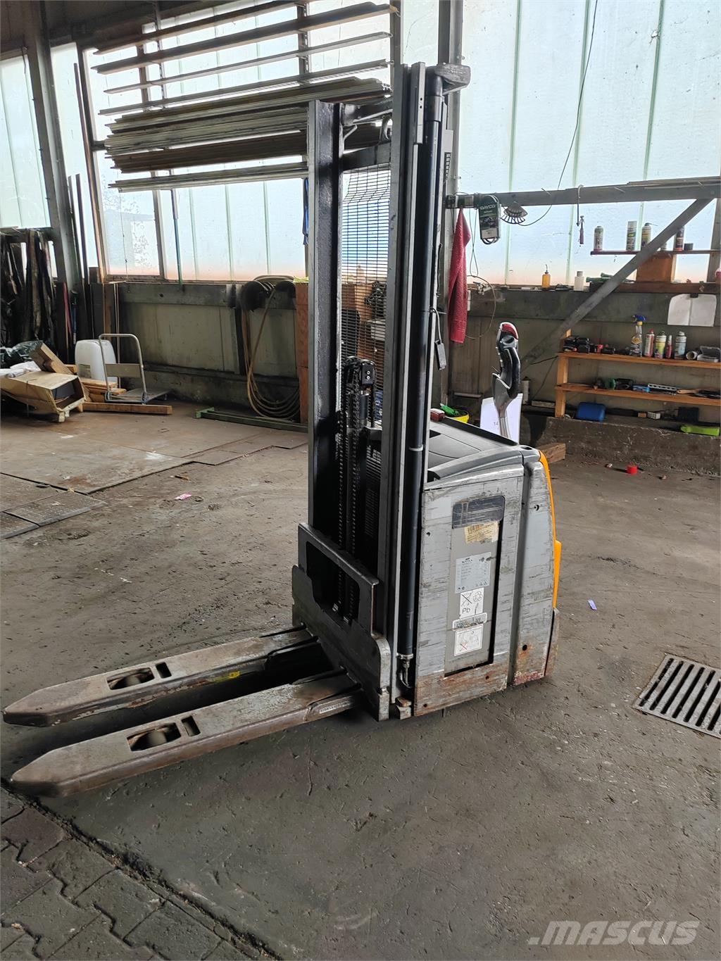 Still EXV14 Zelfrijdende stapelaars