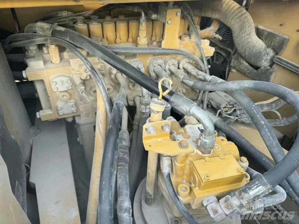 CAT 330 Raupenbagger