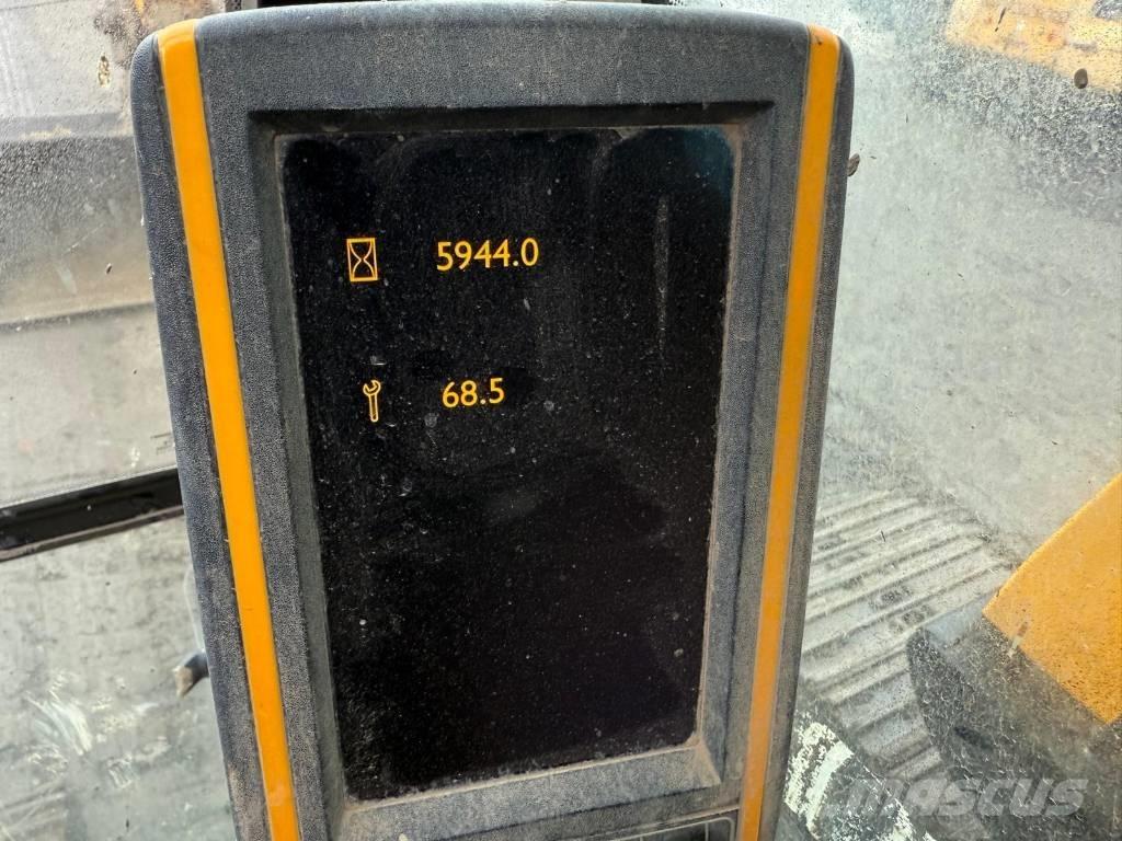 JCB JS 130 LC Raupenbagger