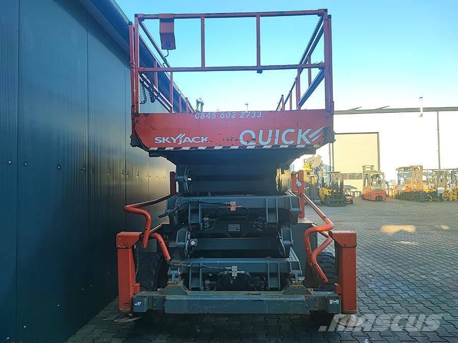 SkyJack SJ 9250 Scheren-Arbeitsbühnen