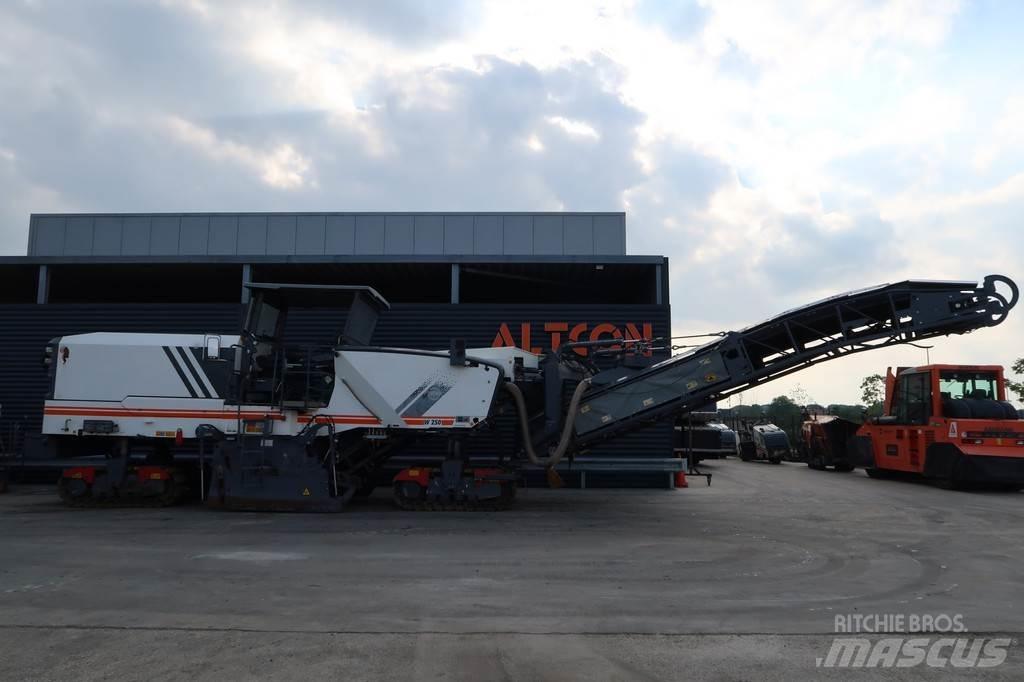 Wirtgen W 250 Asphaltfräsen